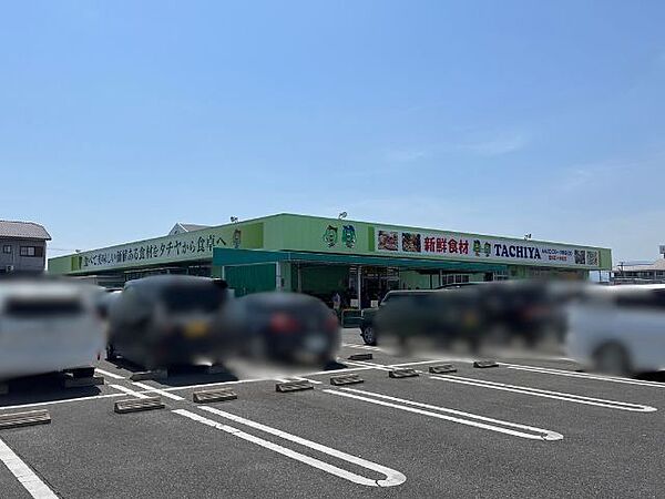 タチヤ 四日市店電話番号： 059-349-5401タチヤは、スーパーマーケットのバローグループに属し、愛知県名古屋周辺を中心に岐阜県、三重県に展開する生鮮食材がいつでも激安なスーパーマー 300m