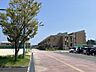 周辺：四日市市立南中学校『気骨と優雅　創造と協働』を校訓とし、『あしたは　もっとたかく　～笑顔と本でいっぱいの学校～』を、学校教育目標に掲げています。 1110m