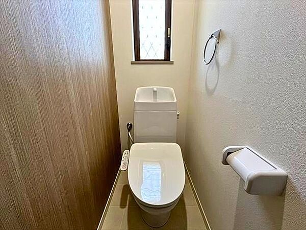 家のどの場所からもアプローチしやすい1階ホールに位置しています