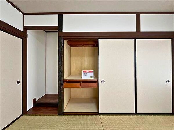 1階6帖和室、床の間＆押入
