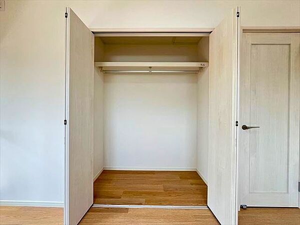 2階南東側6帖洋室のクローゼット