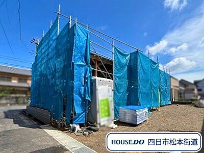 外観:高花平小学校/笹川中学校エリアに全居室6帖以上&収納付きの4LDK平屋の新築一戸建ての建築中。現在上棟工事。周辺環境の確認を兼ねて一度ご見学してみませんか 外観:高花平小学校/笹川中学校エリアに全居室6帖以上&収納付きの4LDK平屋の新築一戸建ての建築中。現在上棟工事。周辺環境の確認を兼ねて一度ご見学してみませんか