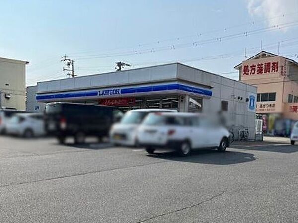 ローソン 四日市あかつき台店24時間営業スローガンは「マチの健康ステーション」、健康や美容に配慮した商品が豊富。(電子マネー利用可　ＡＴＭあり　ネット通販あり）Ponta dポイントサービスあ…