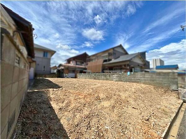 南角より撮影：建築条件なし！お好きなハウスメーカーさんで建てられますよ♪まずはご相談から。お気軽にお問い合わせください