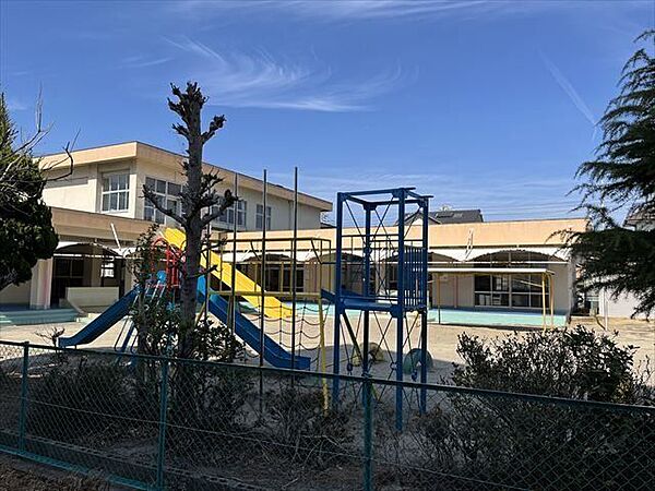 富田幼稚園○四日市市学校教育ビジョンに基づいた園運営を行います。◆基本理念・・・「生きる力」「共に生きる力」を育む。 760m