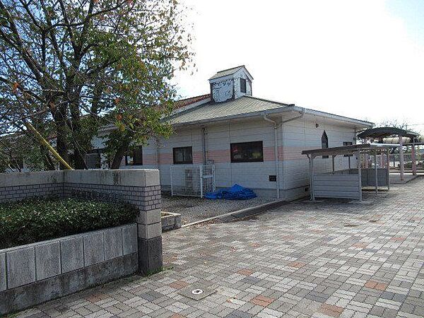 陵成幼稚園　豊かな感性を美しい環境の元で育つという理念の下、環境美化や教材研究に努めている幼稚園です。 280m