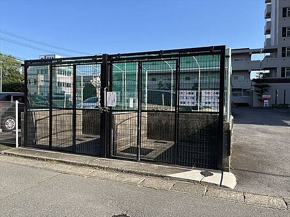 敷地内にゴミ置...