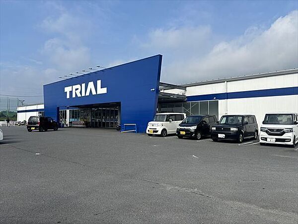 スーパーセンタートライアル四日市南店営業時間　24時間サービスカウンター　9～18時カー用品・家電　24時間ドラッグ　9～20時 1150m