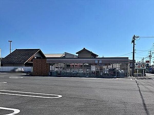 セブン-イレブン 四日市蒔田2丁目店24時間営業スローガンは「近くて便利」。地域の人へのサービスを重視し、配達サービスにも力を入れている。（電子マネー利用可　ＡＴＭあり　ネット通販あり）nan…
