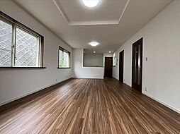 四日市市大字松本　中古一戸建て 4LDKのリビング/ダイニング