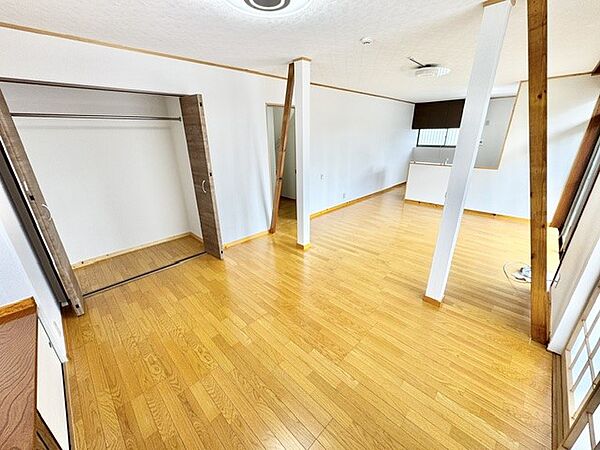 ◆リビング（リフォーム後）｜19帖になります♪