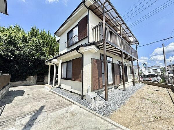 ◆外観（リフォーム後）｜どっしりとした佇まいで、家に帰るたび安心感を与えてくれます。