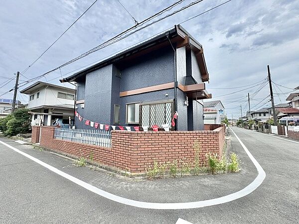 ◆外観（リフォーム後）｜どっしりとした佇まいで、家に帰るたび安心感を与えてくれます。