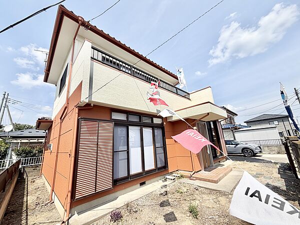 ◆外観（リフォーム後）｜シンプルでいつまでも飽きのこないデザインが特徴的♪