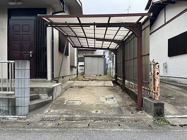 ◆外観｜接道の幅員は約6ｍのため、駐車も楽々です♪