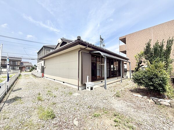 ◆外観（リフォーム後）｜シンプルでいつまでも飽きのこないデザインが特徴的♪