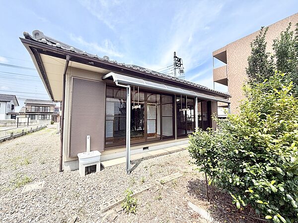 ◆外観（リフォーム後）｜前面の建物から距離がある為、日当たり良好♪