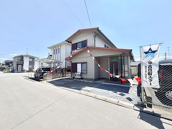 ◆外観（リフォーム後）｜シンプルでいつまでも飽きのこないデザインが特徴的♪