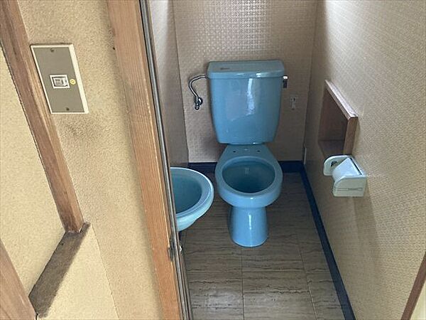 【トイレ】トイレは広すぎず落ち着く空間