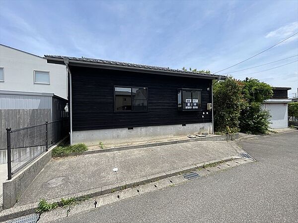 敷地面積約100坪の広々とした土地　※リフォーム後写真