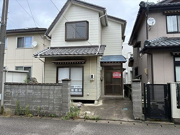 【外観：リフォーム後】落ち着いた和の趣を感じる、日当たり良好な2階建て戸建住宅です♪※2026年7月撮影
