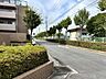 外観：前面道路含む現地写真