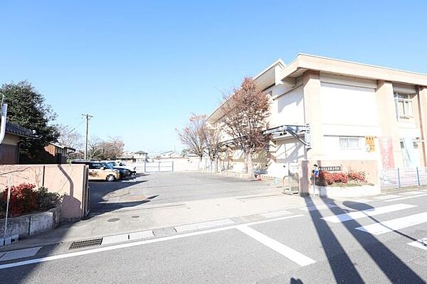 鈴鹿市立玉垣小学校 532m