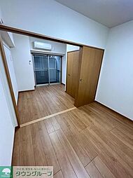 アンベリールマーロ北綾瀬II　100Ｂ 404 4階2Kのリビング/ダイニング