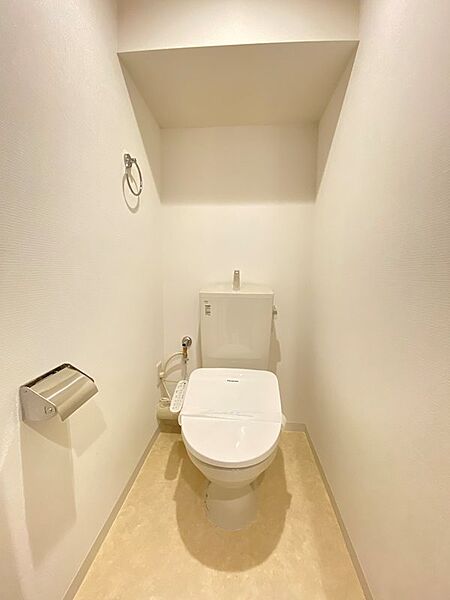 快適な温水洗浄便座付きのトイレです◎