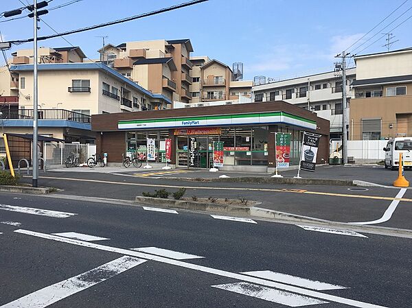 ファミリーマート 高槻塚原一丁目店（226m）