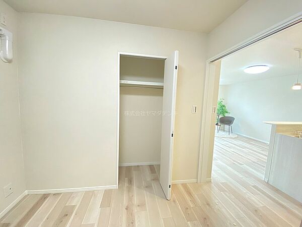 収納があるのでいつでもお部屋はすっきりですね