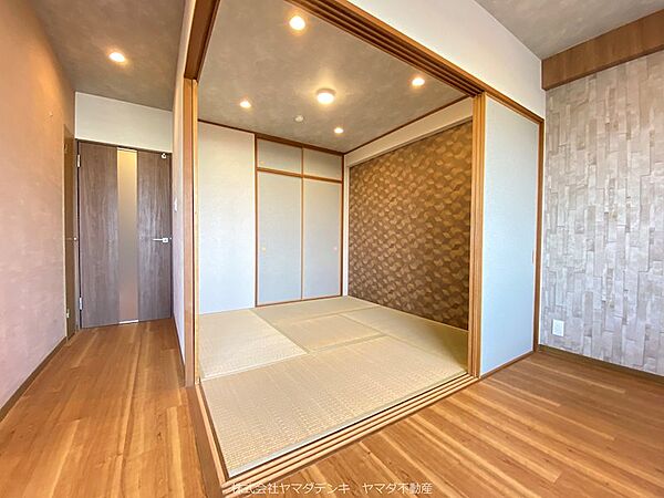 独立したお部屋にもなる和室    モダンなアクセントモ－ルいいですね