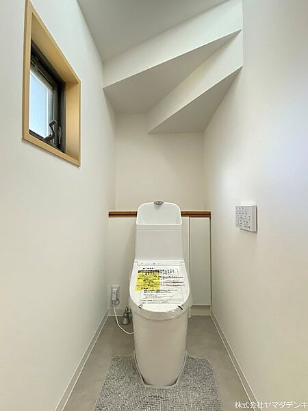 新品のウォシュレット機能付きのトイレです◎
