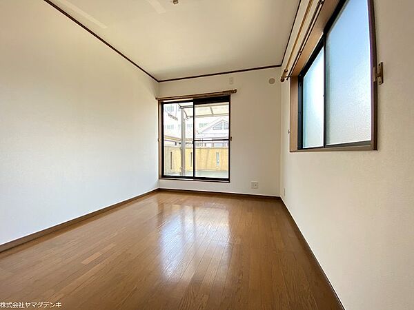 お気に入りの家具を並べるだけで絵になるお洒落なプライベート空間です。
