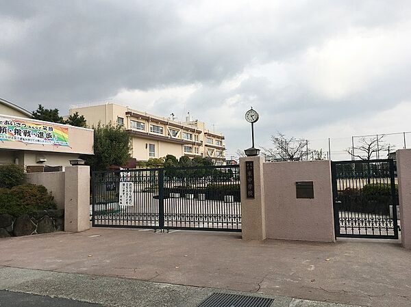 茨木市立東中学校（630m）