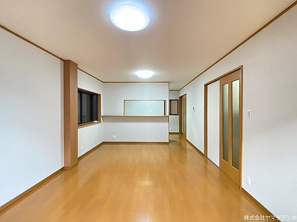 リビング・ダイニング・キッチンがひと続きの間取りで、家族とのコミュニケーションや生活動線もスムーズで毎日の暮らしが快適です♪