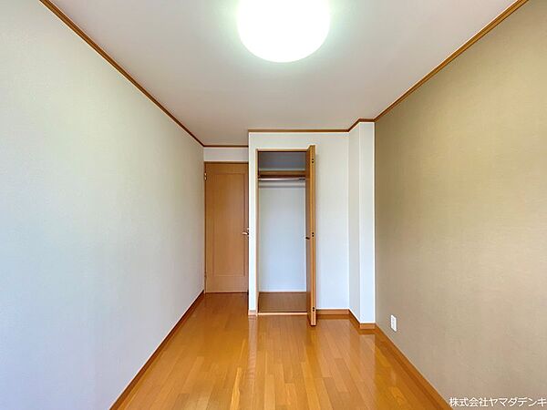 全洋室にクローゼットがあるため、衣類や荷物の整理がしやすく快適に過ごせます♪