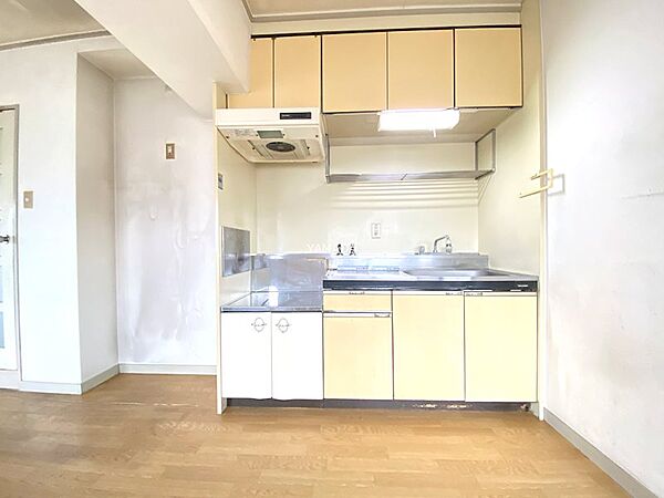 ご予算に合わせて、アイランド型やペニンシュラ型の対面キッチンはいかがですか？