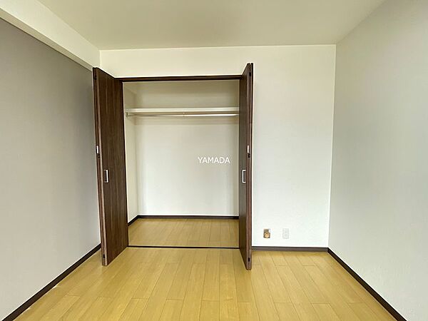 たっぷり収納できるクローゼット付きの居室。お部屋をすっきりと保ち、快適な暮らしをサポートします。