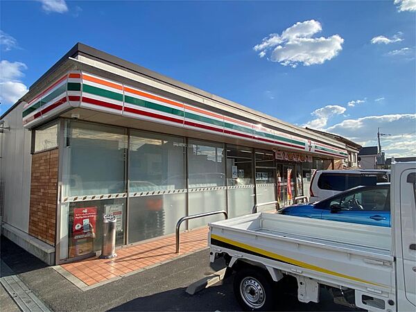 セブンイレブン 高槻安岡寺1丁目店（552m）