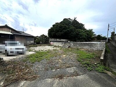 外観：約175坪のゆとりある敷地。建築条件なしのため、お好みのプランで理想の住まいを実現できます。