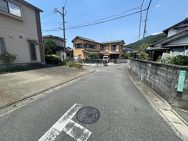 西側道路