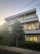 片瀬江ノ島駅より徒歩3分 築41年8ヶ月 3階建の賃貸物件