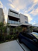 本郷台駅より徒歩25分 新築 3階建の賃貸物件