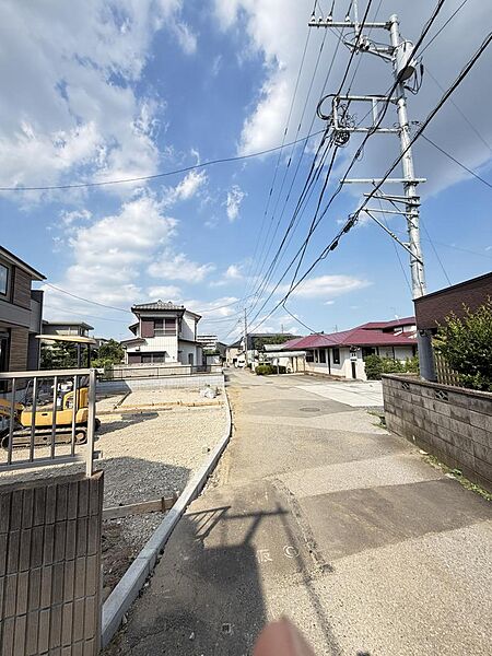 駅徒歩9分のタイパ重視の新築物件です。広いお庭でスローライフを！当日の内覧も大歓迎です。地元、北本でお手続きも完了いたします。【はなさきライフデザイン（株）】電話：０４８－５９４－７５９６
