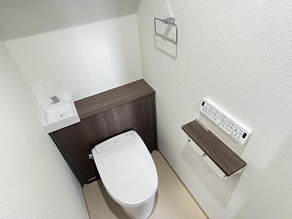 ◆人感センサーで自動で蓋が開きます！