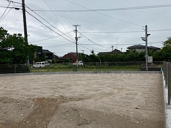 北道路の西端より西向き撮影