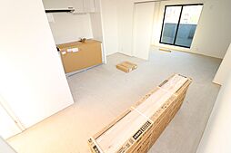 イリスコート忍ケ丘III 3階1LDKのリビング/ダイニング