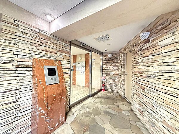 オートロック完備