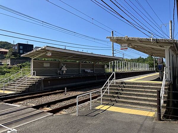 西衣山駅 2270m